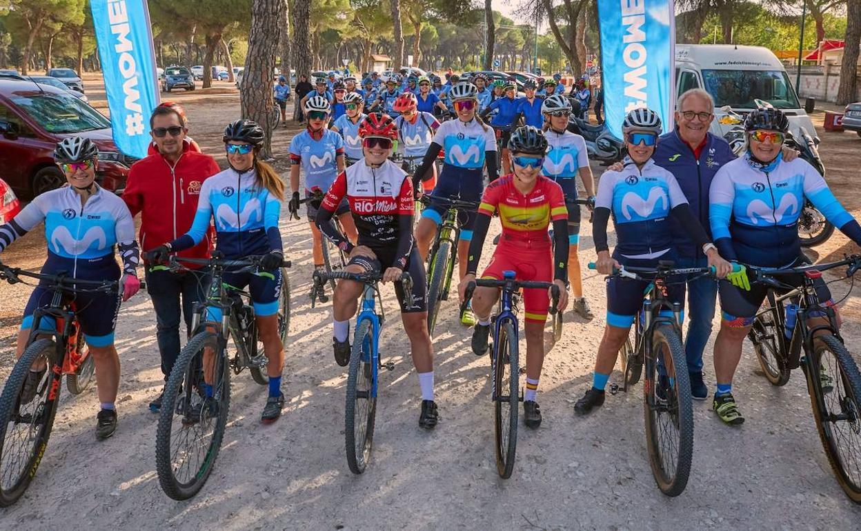 Mujeres en bicicleta la ltima quedada de moda El Norte de Castilla